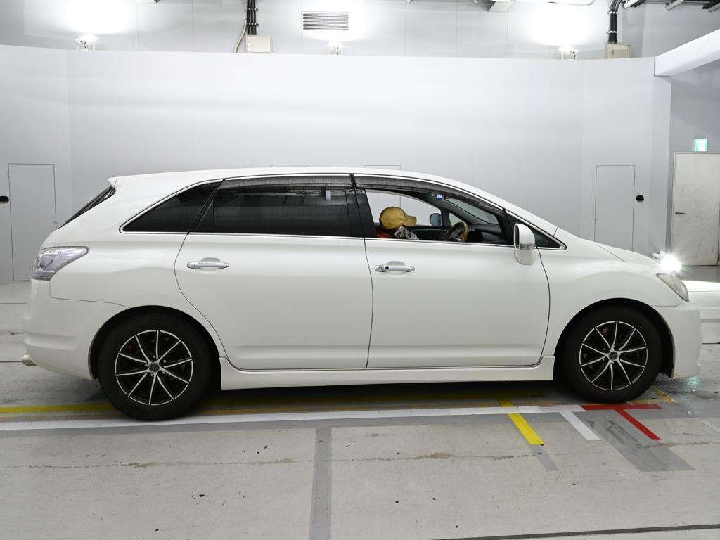 TOYOTA MARK X ZIO