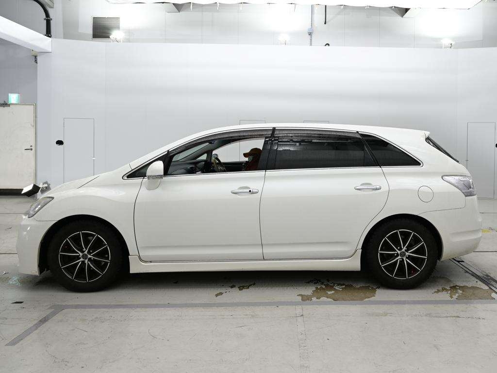 TOYOTA MARK X ZIO