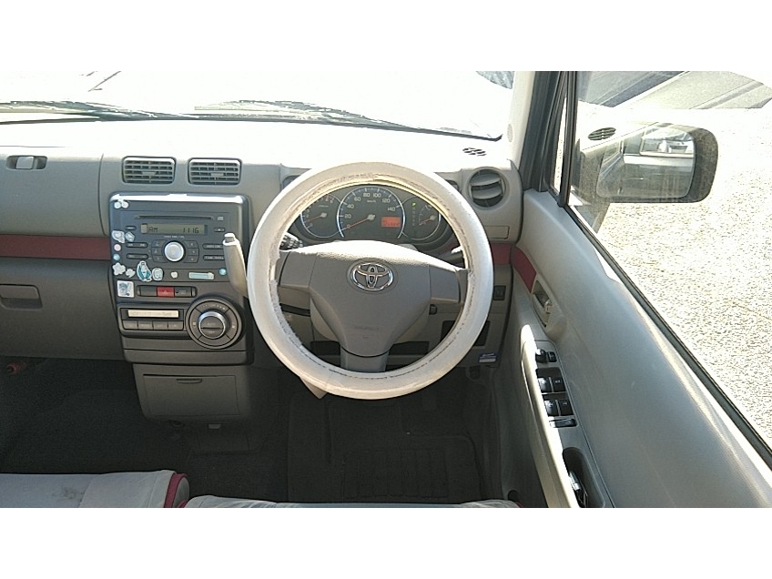 TOYOTA PIXIS SPACE