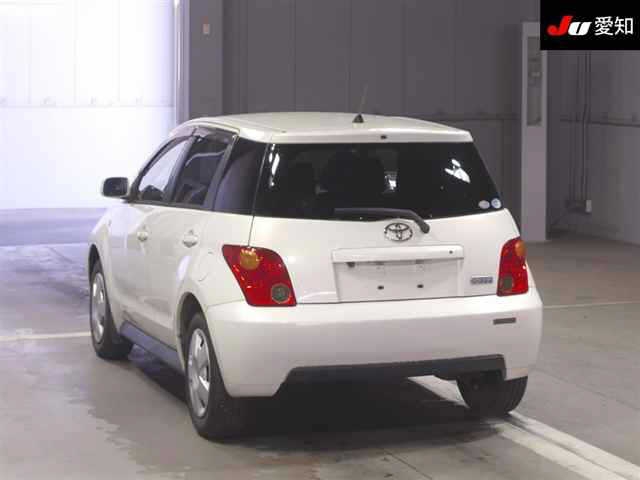 TOYOTA IST