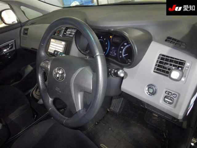 TOYOTA MARK X ZIO