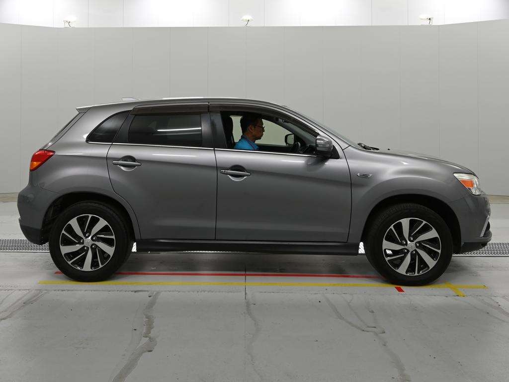 MITSUBISHI RVR