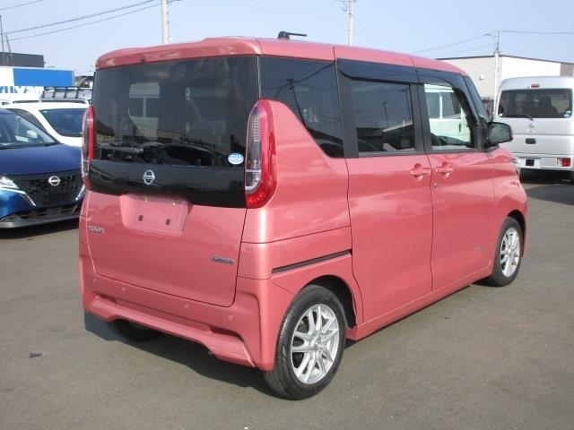 NISSAN ROOX