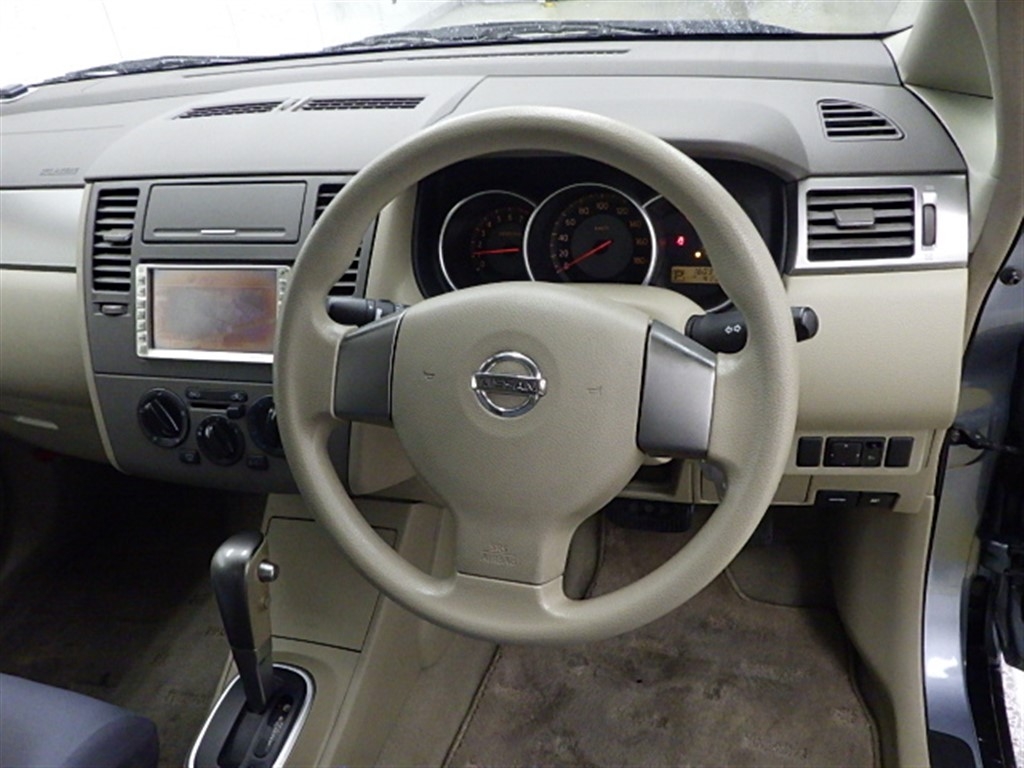 NISSAN TIIDA LATIO