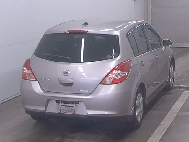NISSAN TIIDA