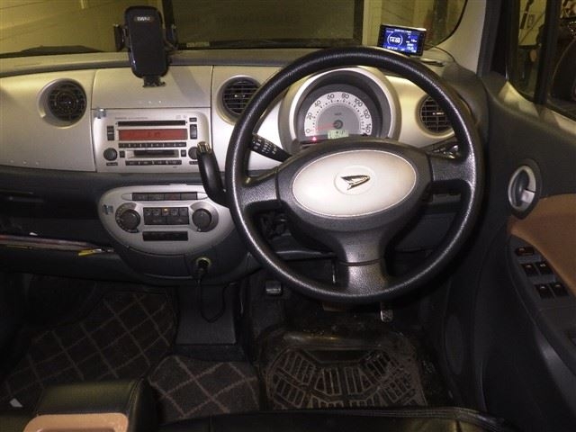 DAIHATSU MOVE LATTE