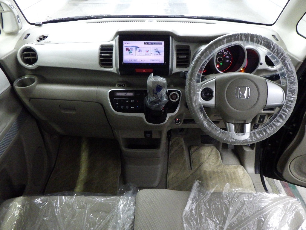 HONDA N-BOX SLASH