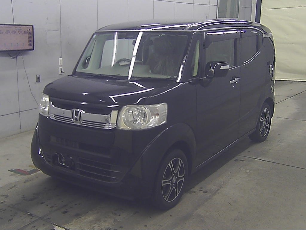 HONDA N-BOX SLASH