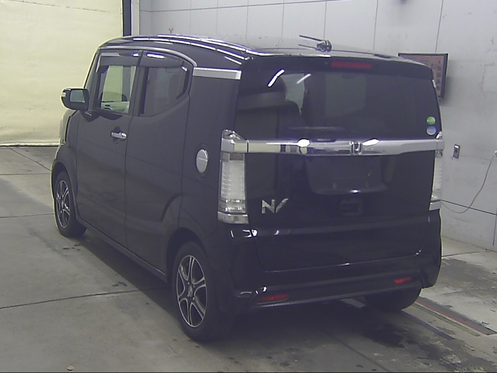 HONDA N-BOX SLASH