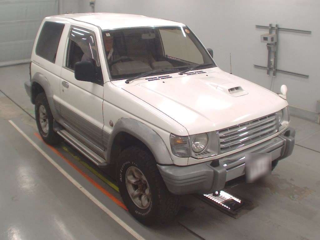 MITSUBISHI PAJERO
