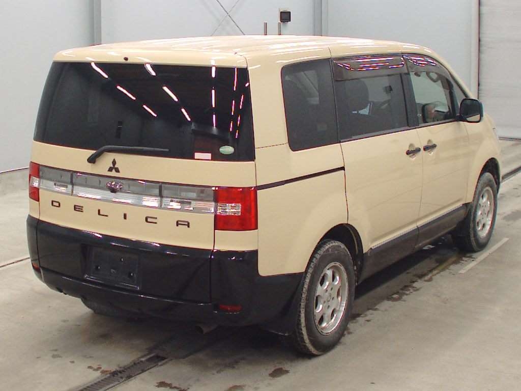 MITSUBISHI DELICA D:5