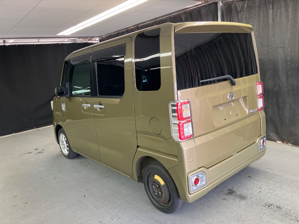 DAIHATSU WAKE