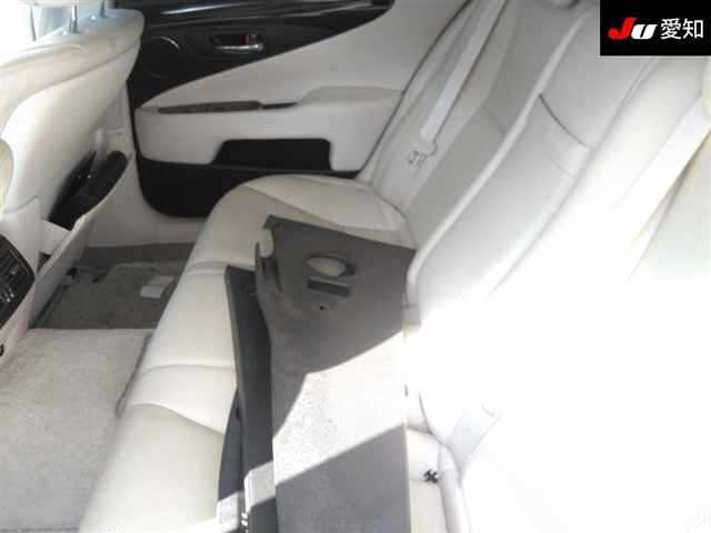 LEXUS LS600H