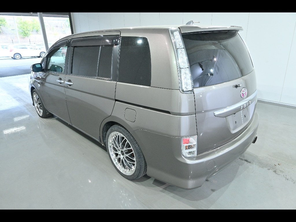 TOYOTA ISIS