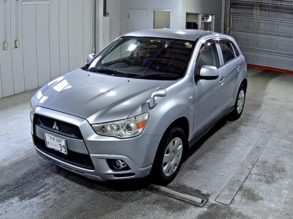 MITSUBISHI RVR