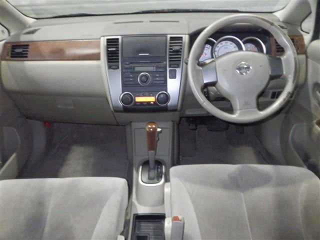 NISSAN TIIDA LATIO