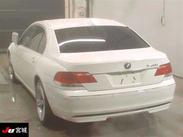 BMW 7-SERIES