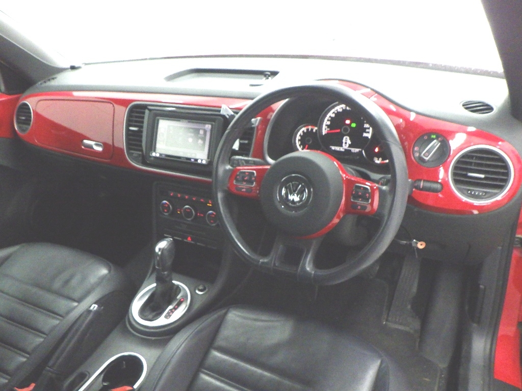 VOLKSWAGEN BEETLE