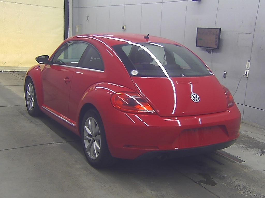 VOLKSWAGEN BEETLE