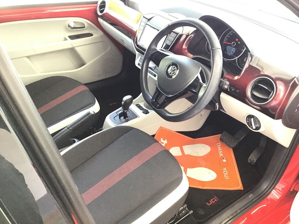 VOLKSWAGEN UP!