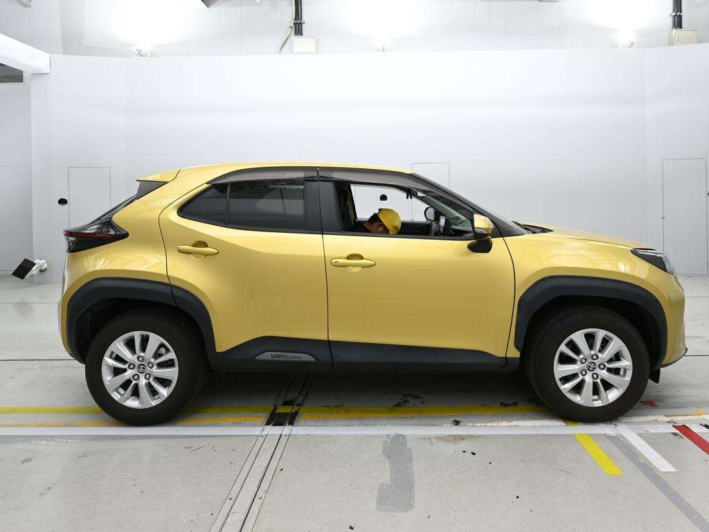 TOYOTA YARIS CROSS