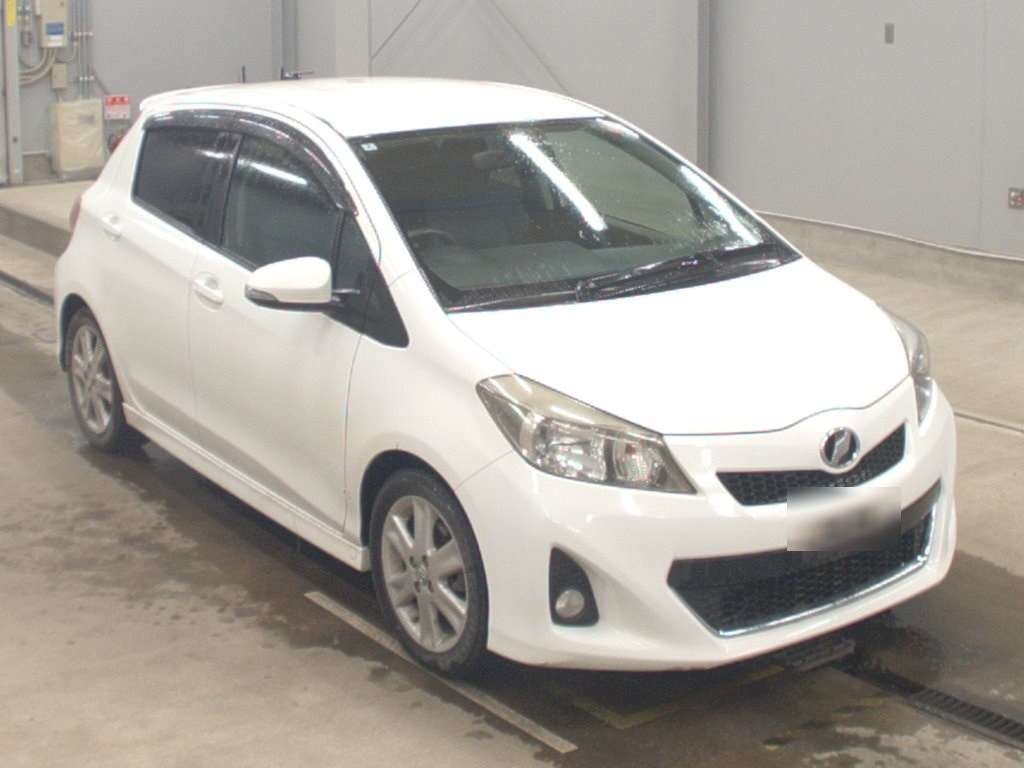 TOYOTA VITZ