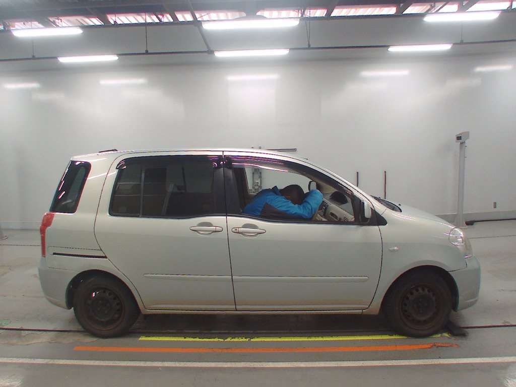 TOYOTA RAUM