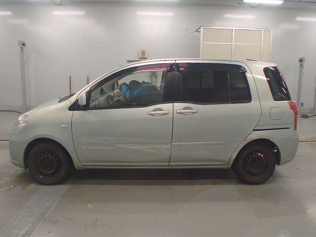 TOYOTA RAUM