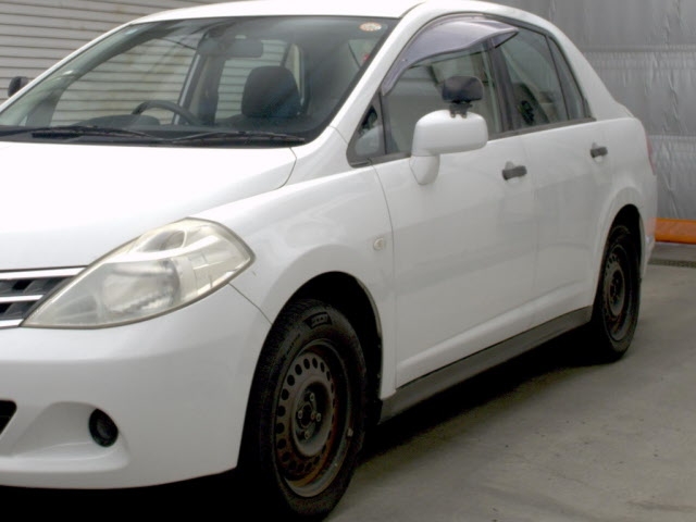 NISSAN TIIDA LATIO