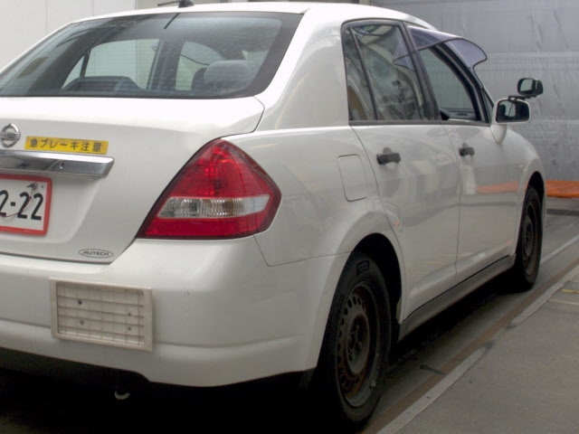 NISSAN TIIDA LATIO