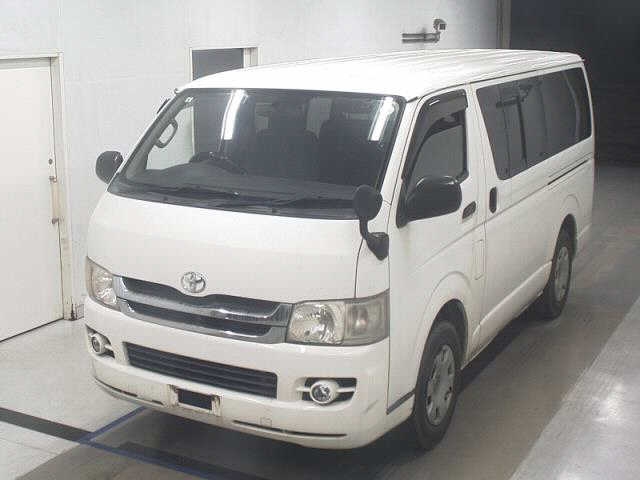 TOYOTA REGIUS ACE