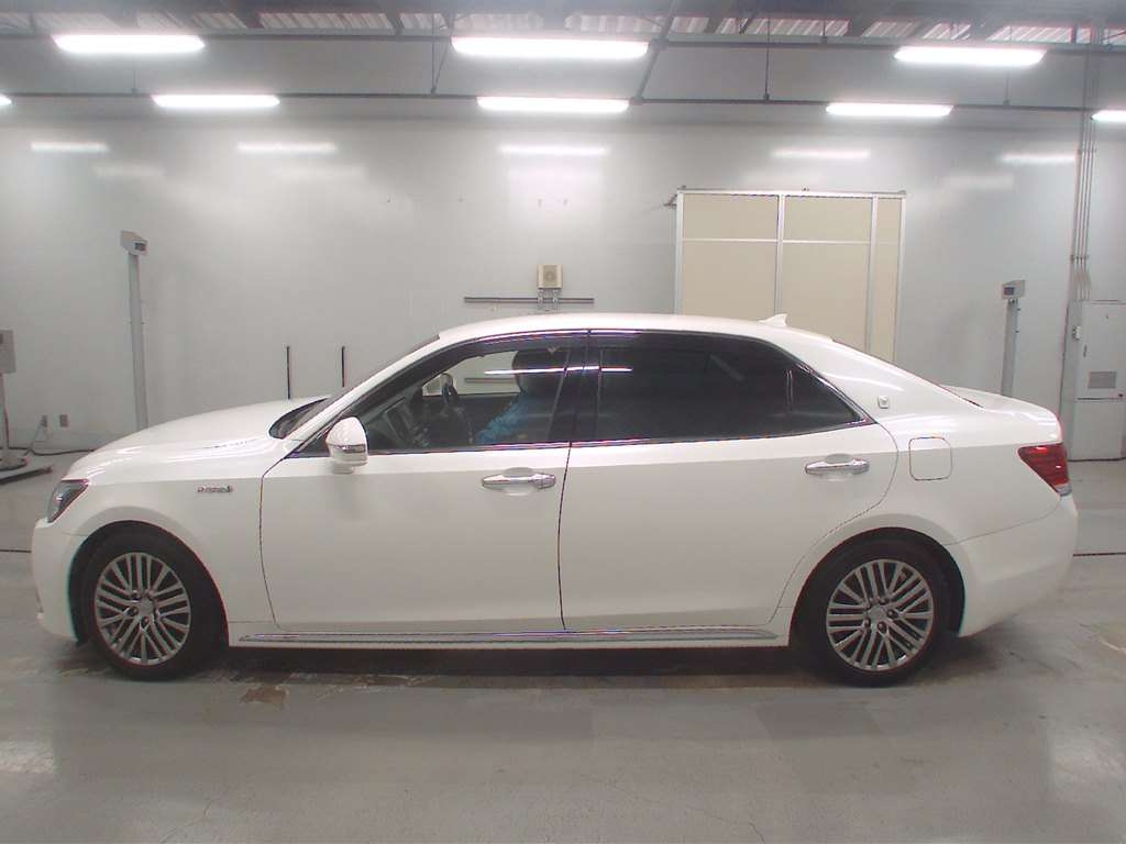 TOYOTA CROWN MAJESTA