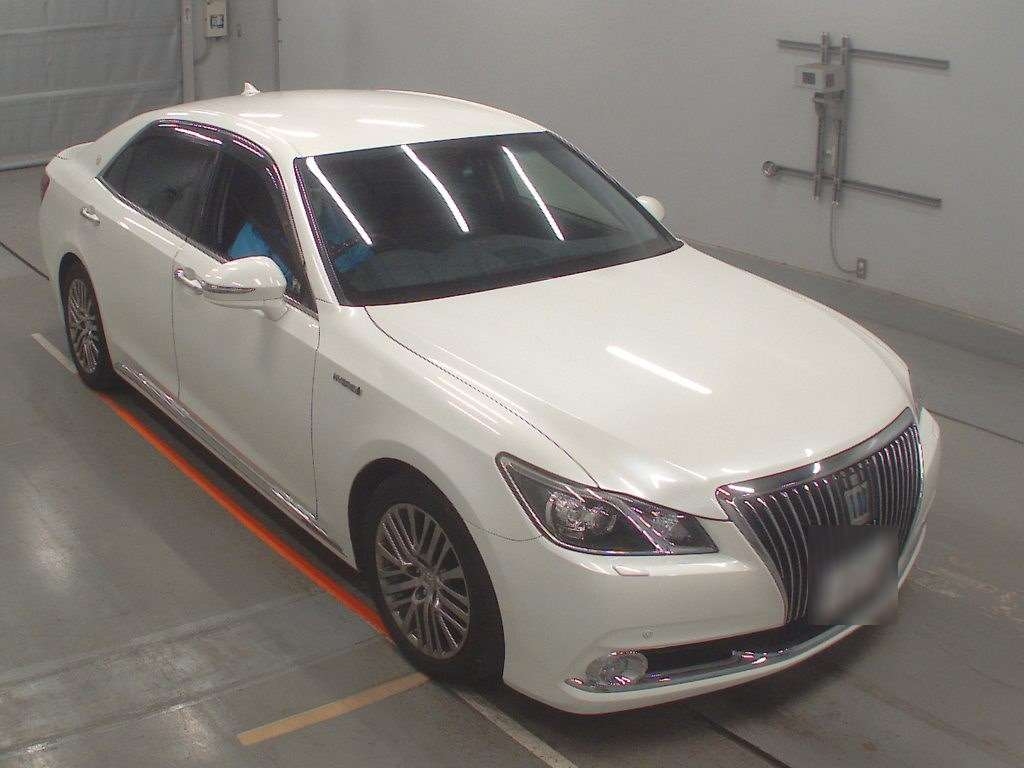 TOYOTA CROWN MAJESTA