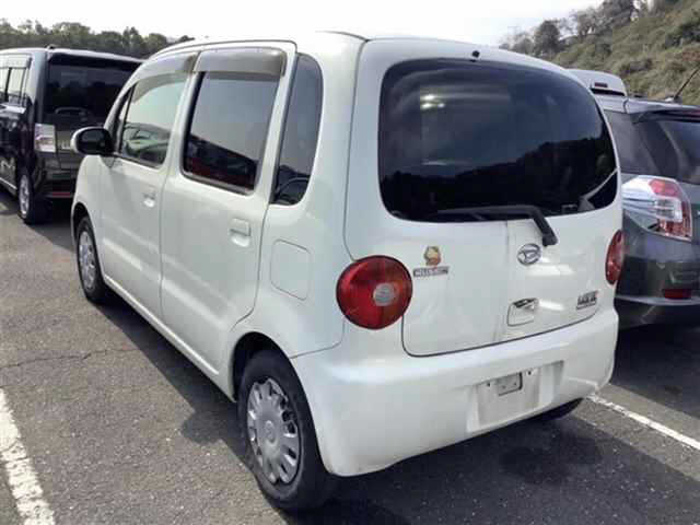 DAIHATSU MOVE LATTE