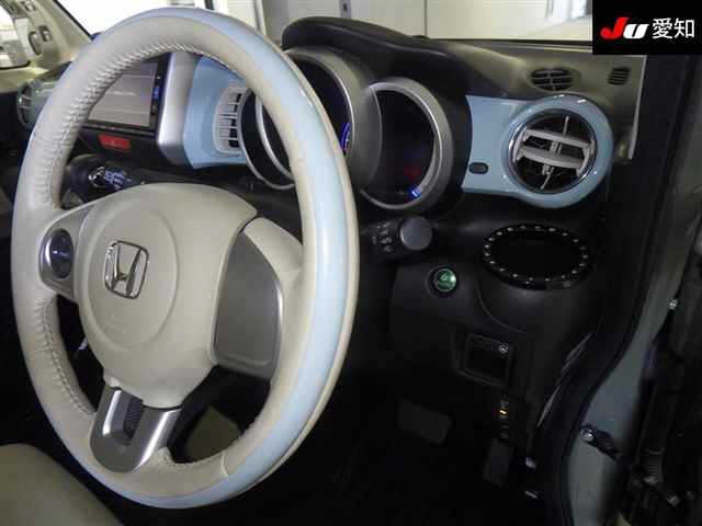 HONDA N-BOX SLASH