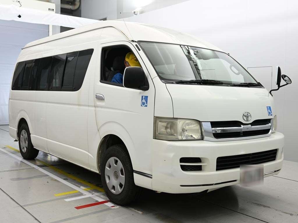 TOYOTA REGIUS ACE