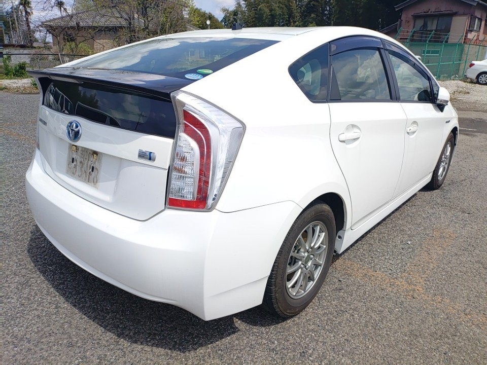 TOYOTA PRIUS