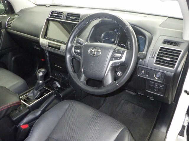 TOYOTA LAND CRUISER PRADO