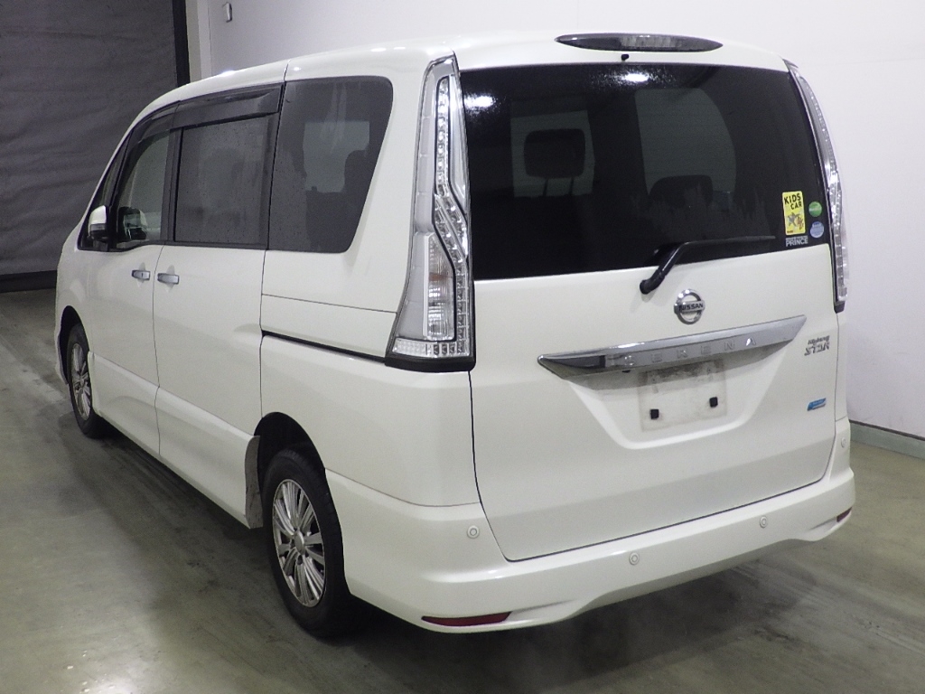 NISSAN SERENA