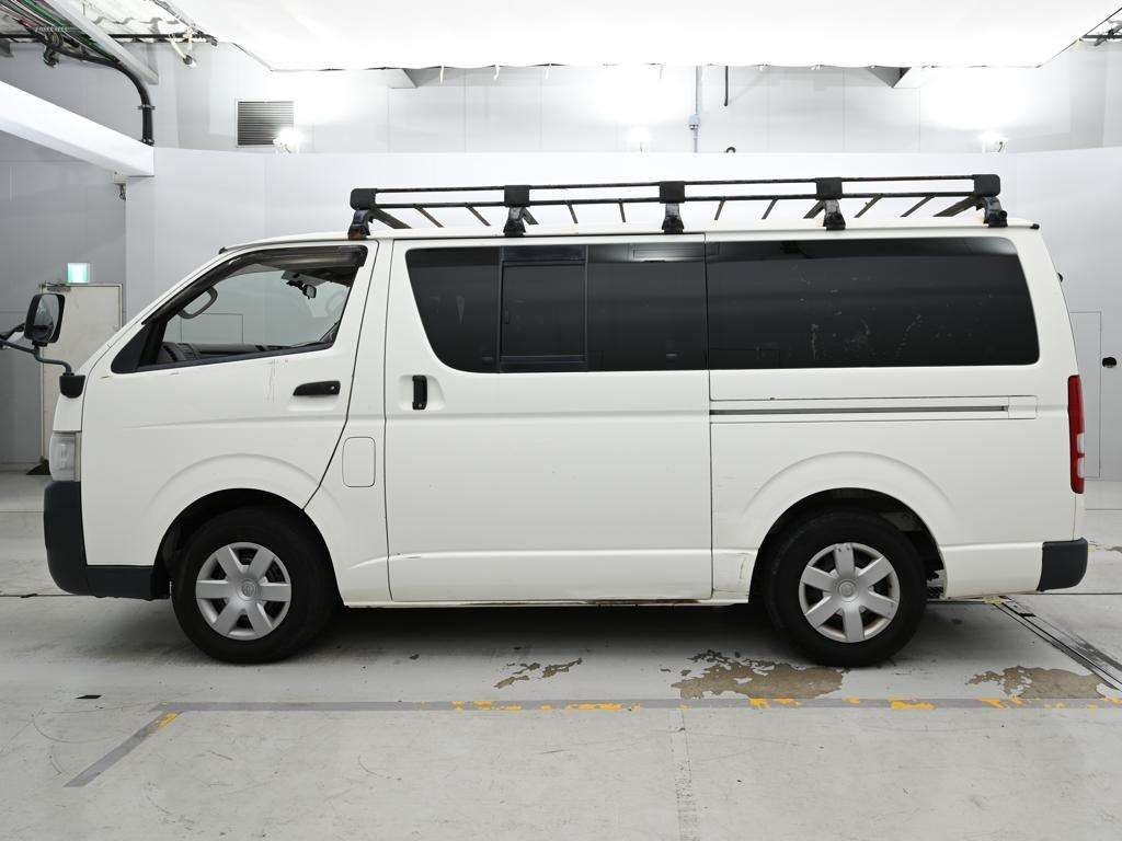 TOYOTA REGIUS ACE