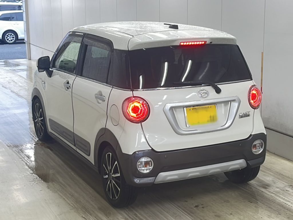 DAIHATSU CAST