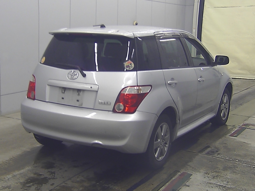 TOYOTA IST
