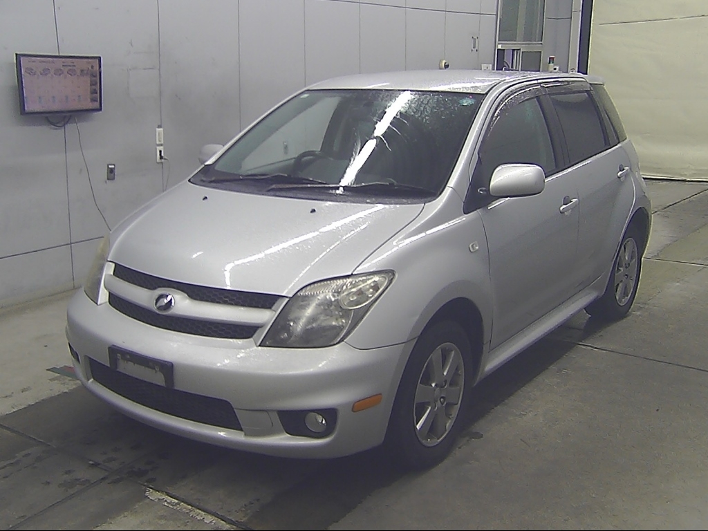 TOYOTA IST