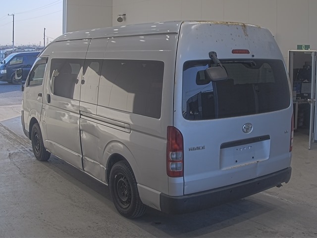 TOYOTA REGIUS ACE
