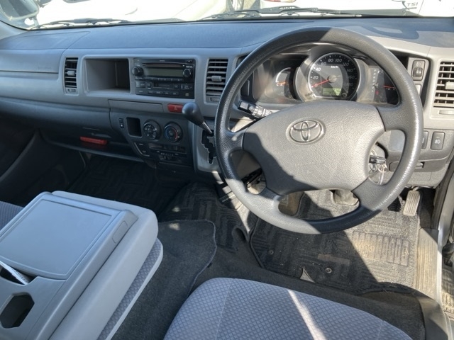 TOYOTA REGIUS ACE