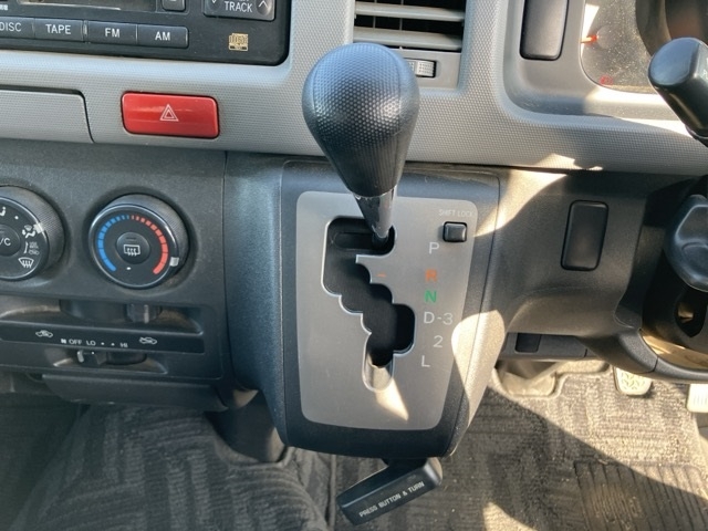 TOYOTA REGIUS ACE