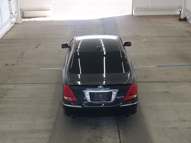 TOYOTA CROWN MAJESTA