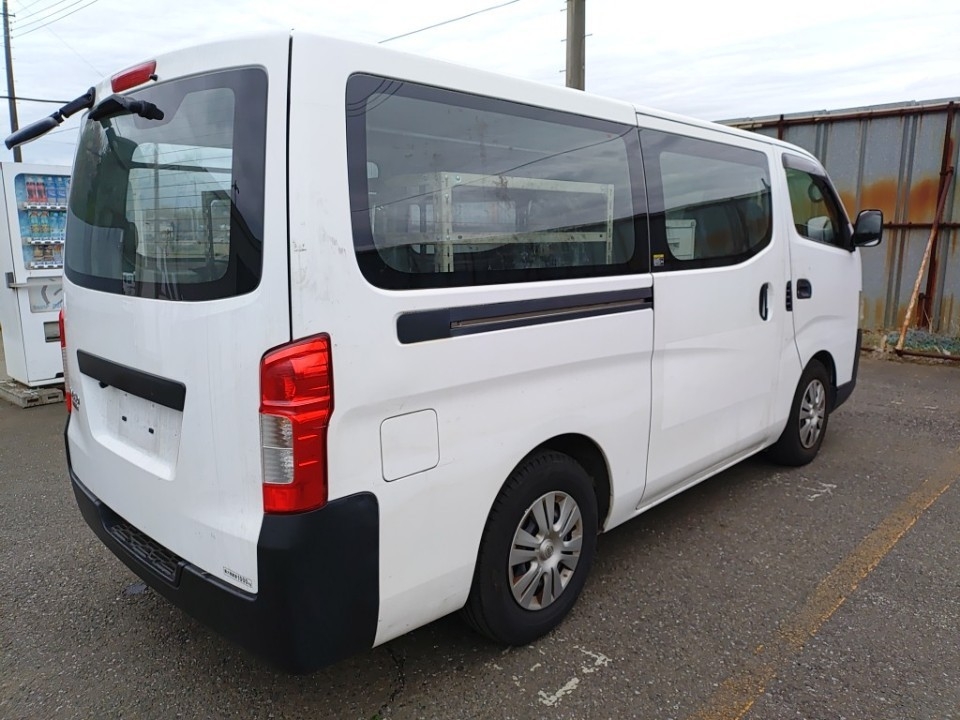 NISSAN NV350 CARAVAN