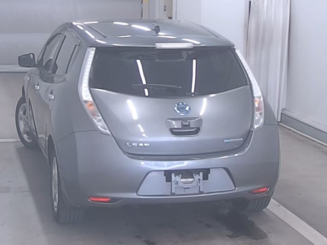 NISSAN LEAF