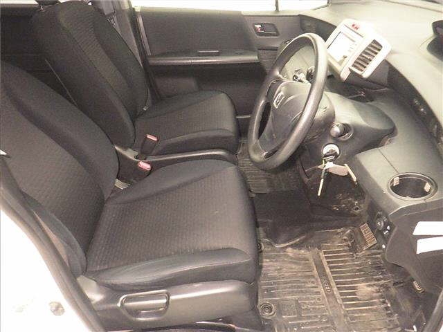 HONDA FREED SPIKE